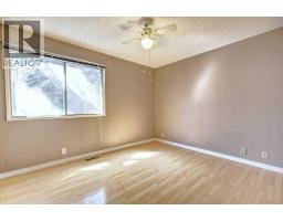 Kitchen - 5820 Rundlehorn Drive Ne, Calgary, AB T1Y2C3 Photo 8