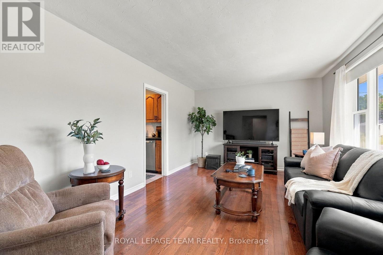 309 GEORGE STREET EAST - 11