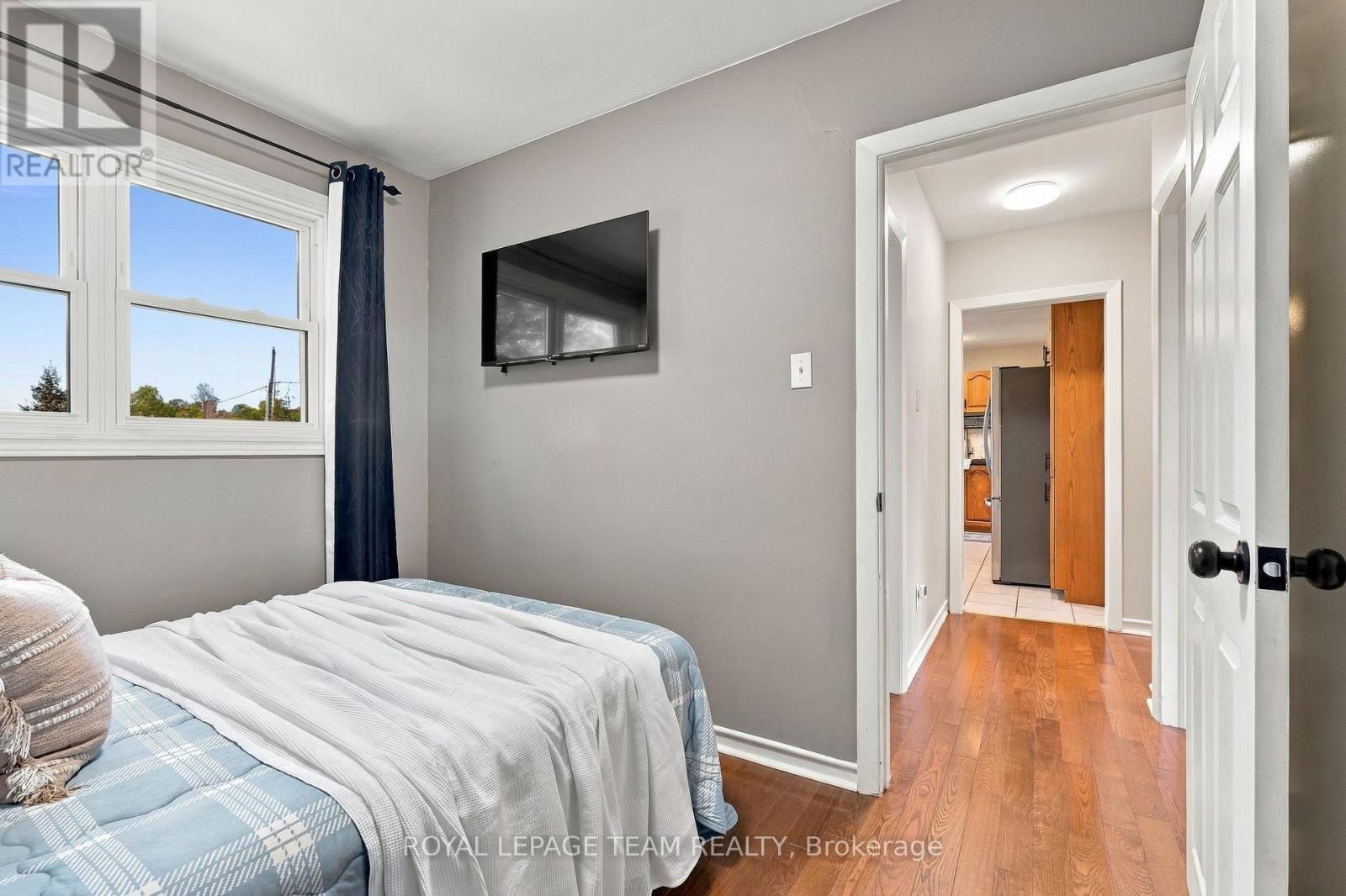 309 GEORGE STREET EAST - 21