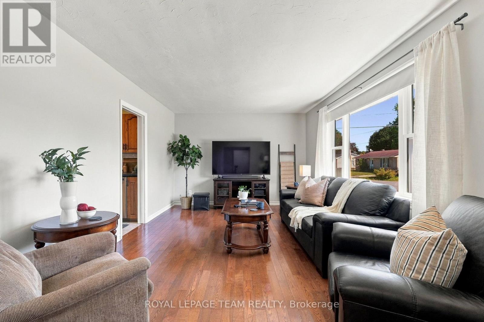 309 GEORGE STREET EAST - 9