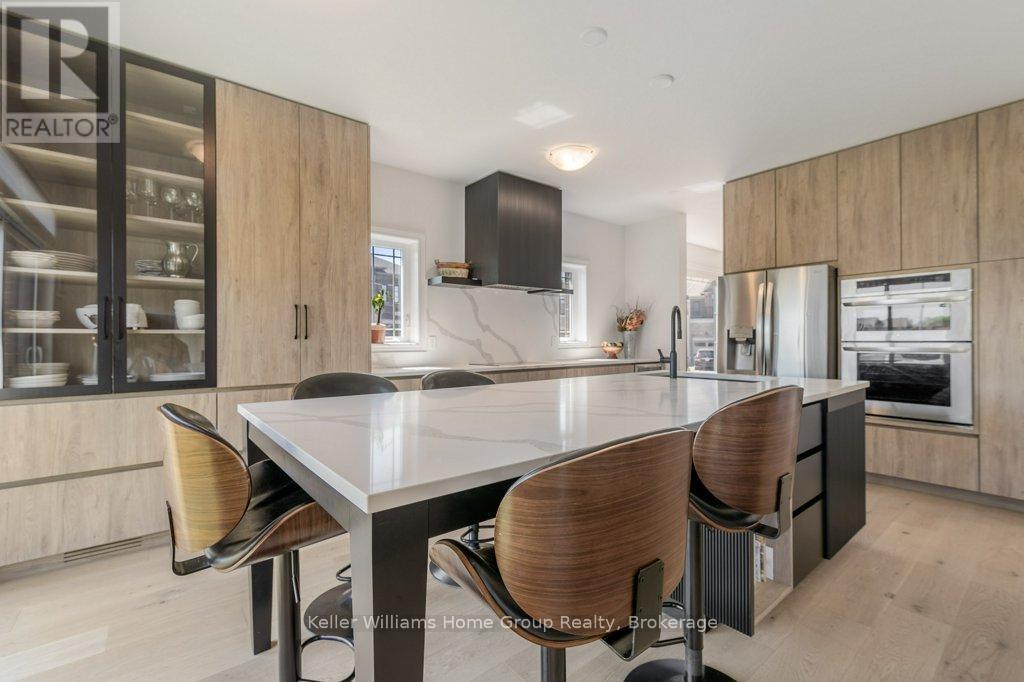 48 MACALISTER BOULEVARD - 4