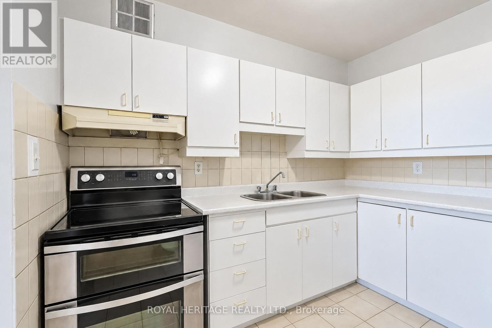 #603 10 EDGECLIFF GOLFWAY - 17