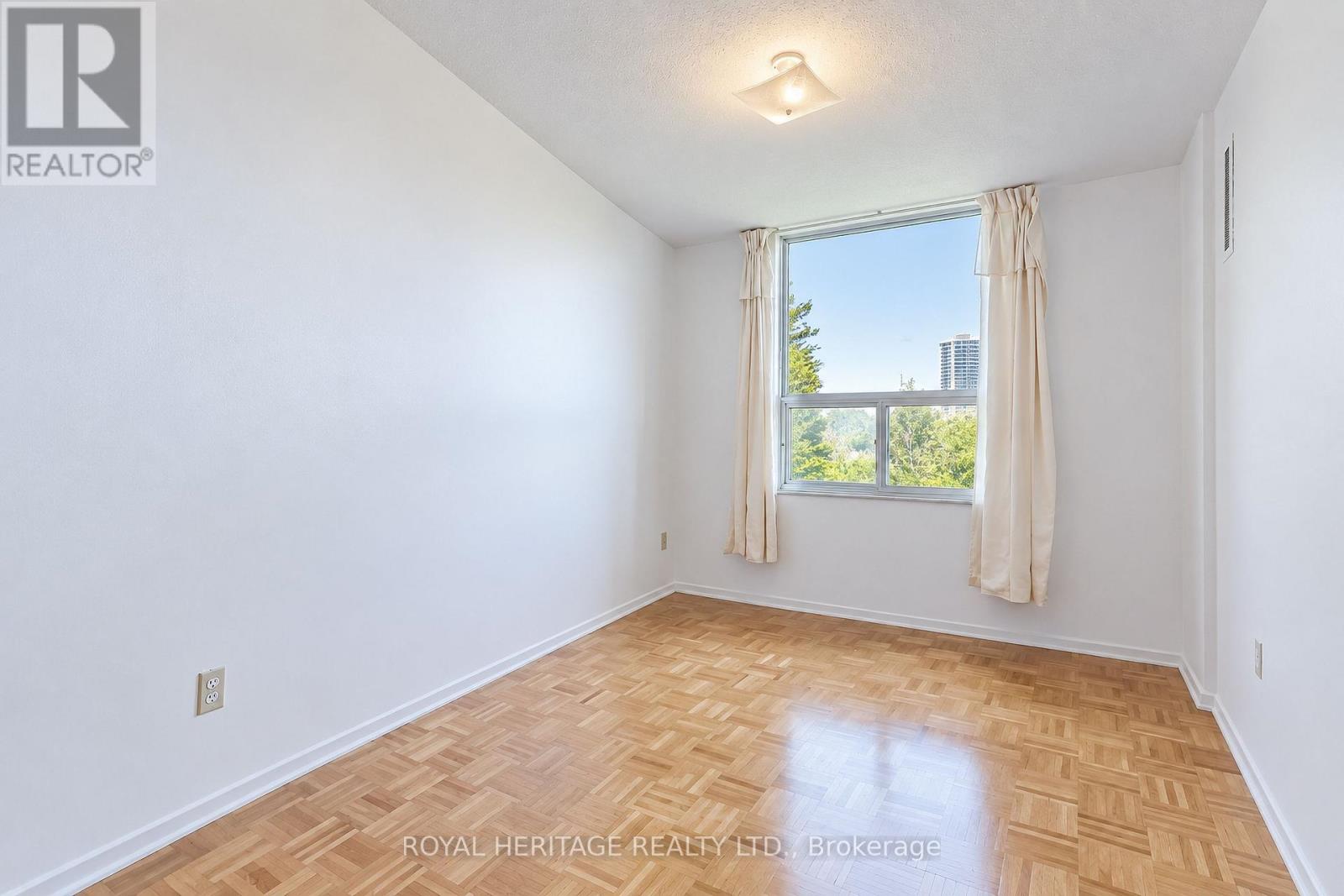#603 10 EDGECLIFF GOLFWAY - Image 32