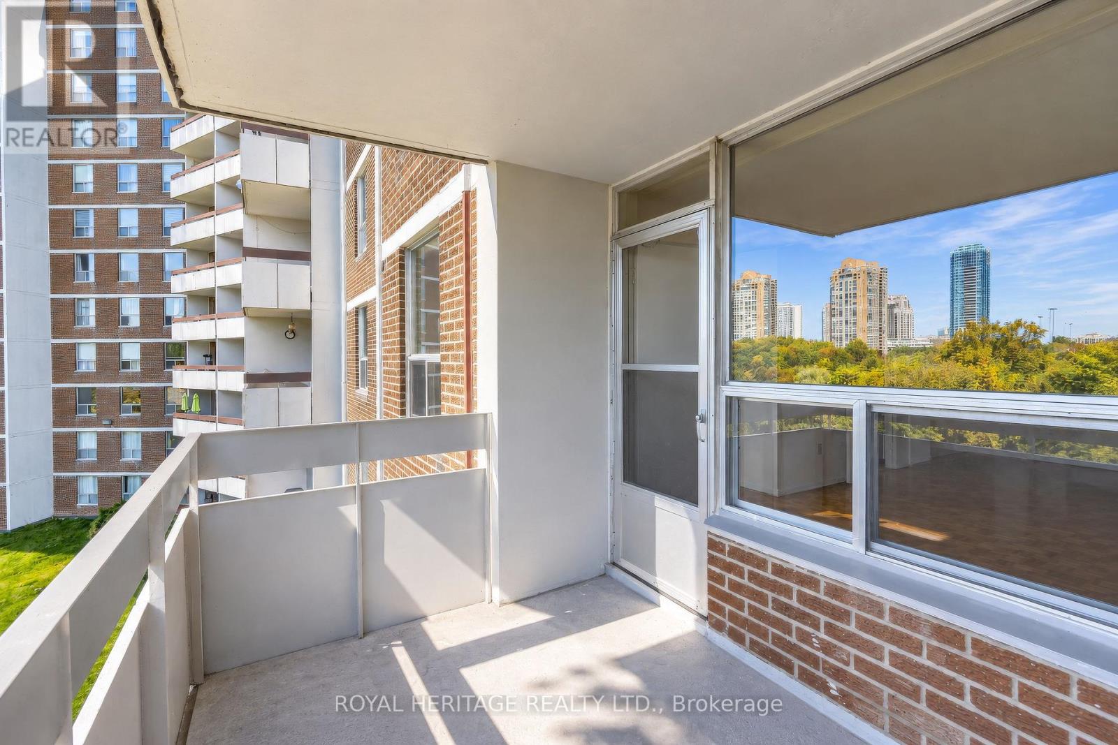 #603 10 EDGECLIFF GOLFWAY - 34