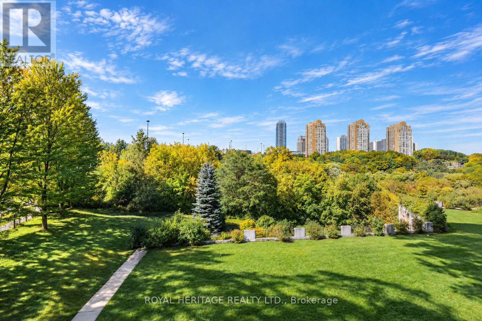 #603 10 EDGECLIFF GOLFWAY - 35