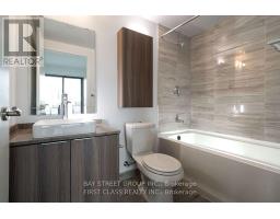 1402 - 11 Wellesley Street W, Toronto, ON M4Y0G4 Photo 10