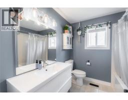 4069 Pine Crescent, Petrolia, ON N0N1R0 Photo 14