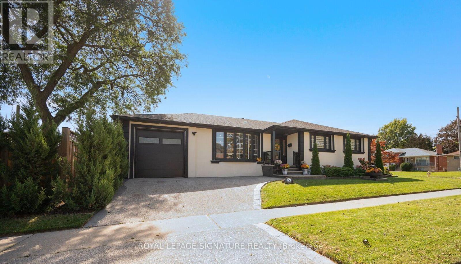 57 SABRINA DRIVE - 41