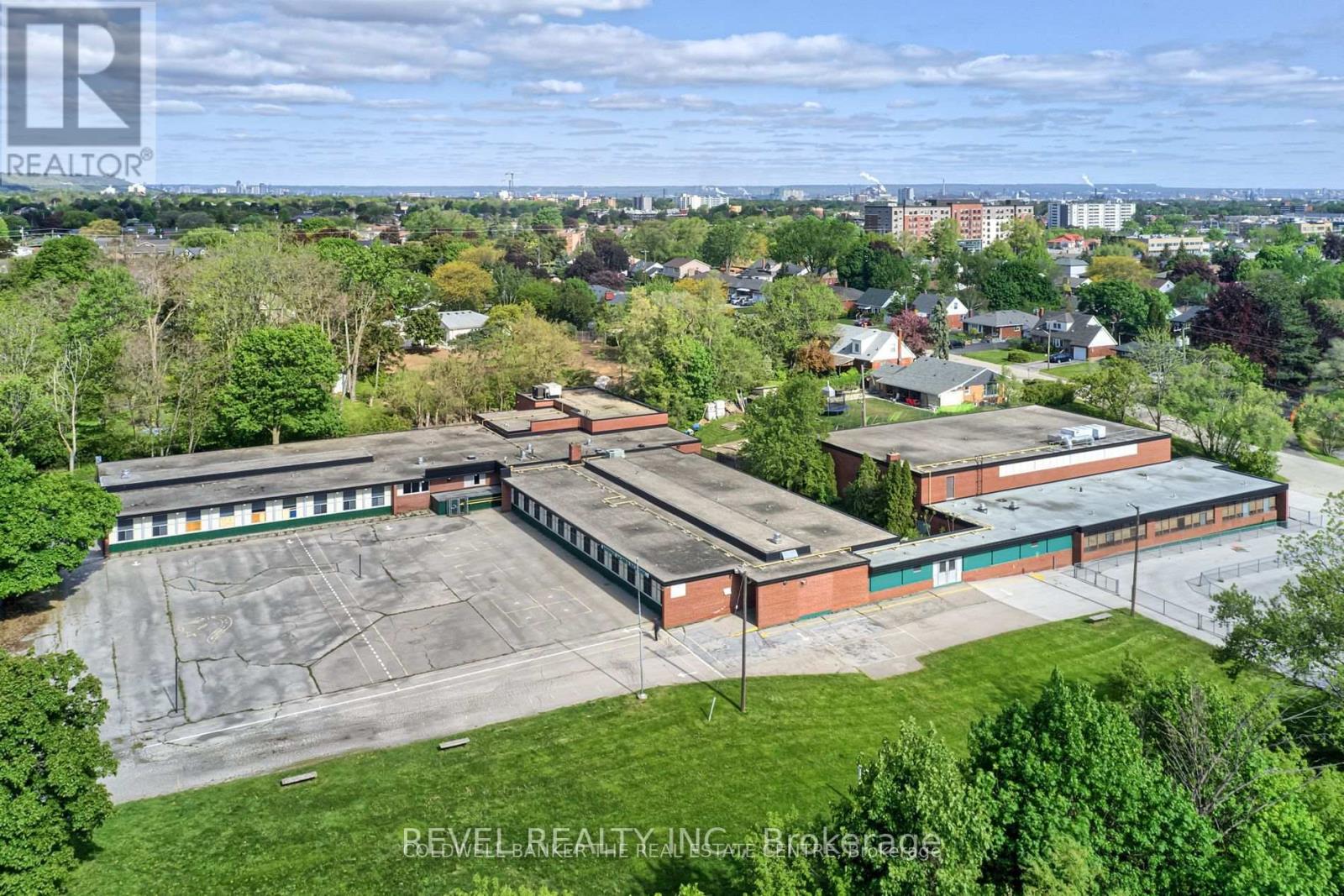 45 RANDALL AVENUE, Hamilton (Stoney Creek) — photo 2
