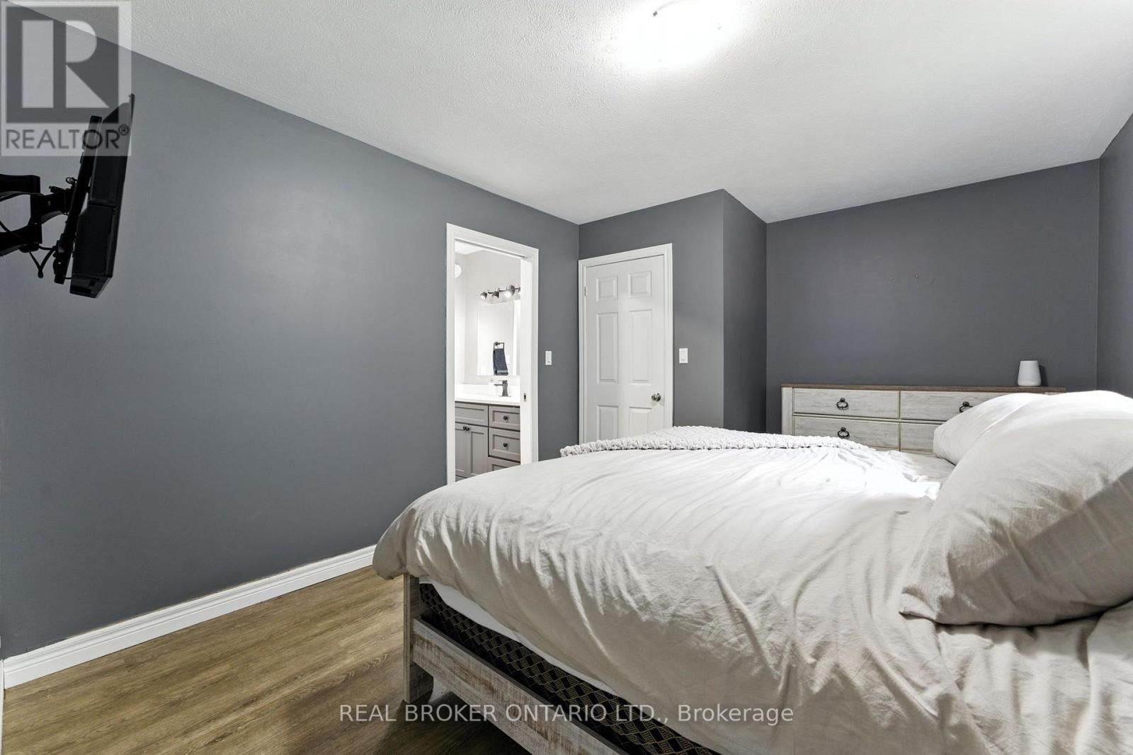53 HAWTREY ROAD - 19