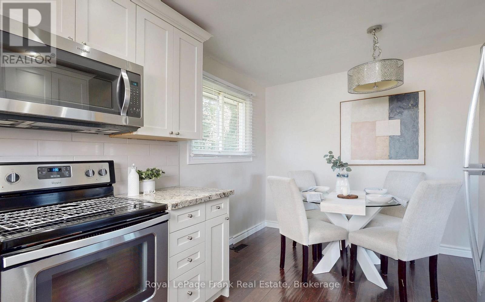 121 LABRADOR DRIVE - 13