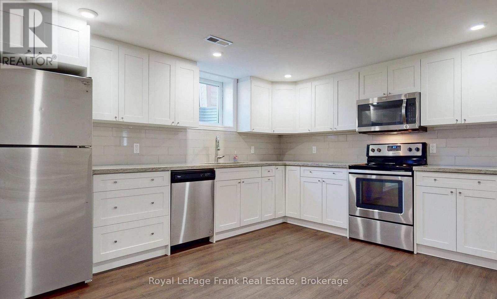 121 LABRADOR DRIVE - 26