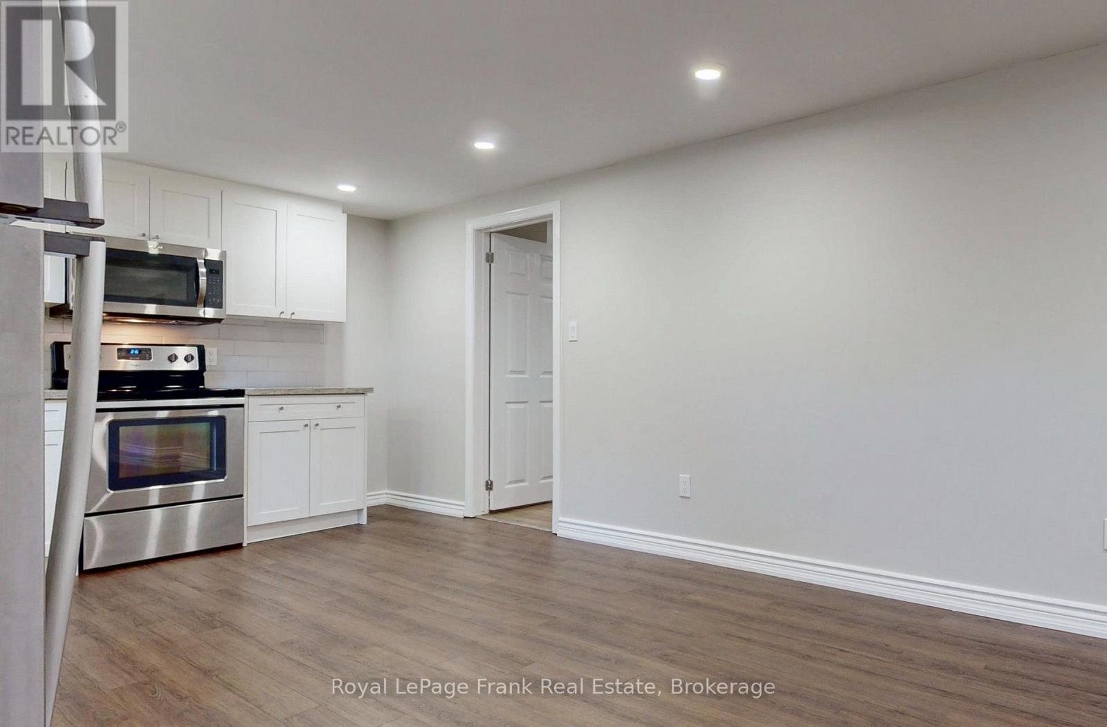 121 LABRADOR DRIVE - 29