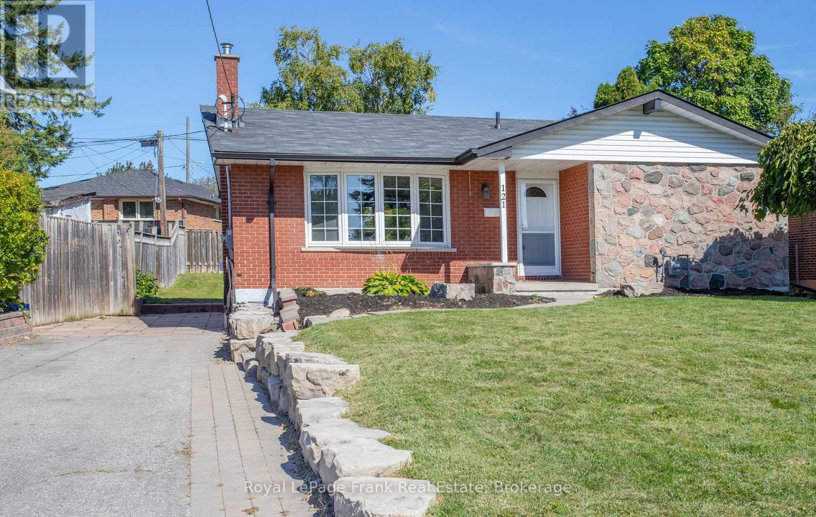 121 LABRADOR DRIVE - Image 3