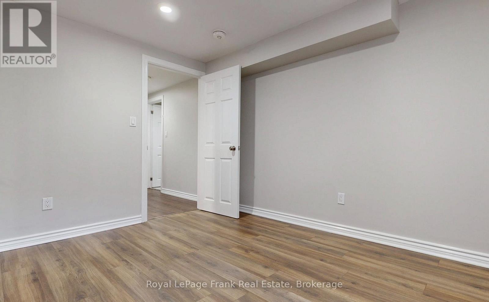 121 LABRADOR DRIVE - Image 31