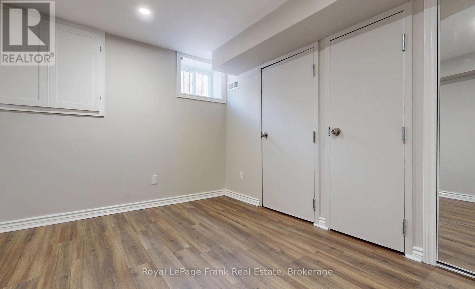 121 LABRADOR DRIVE - 33