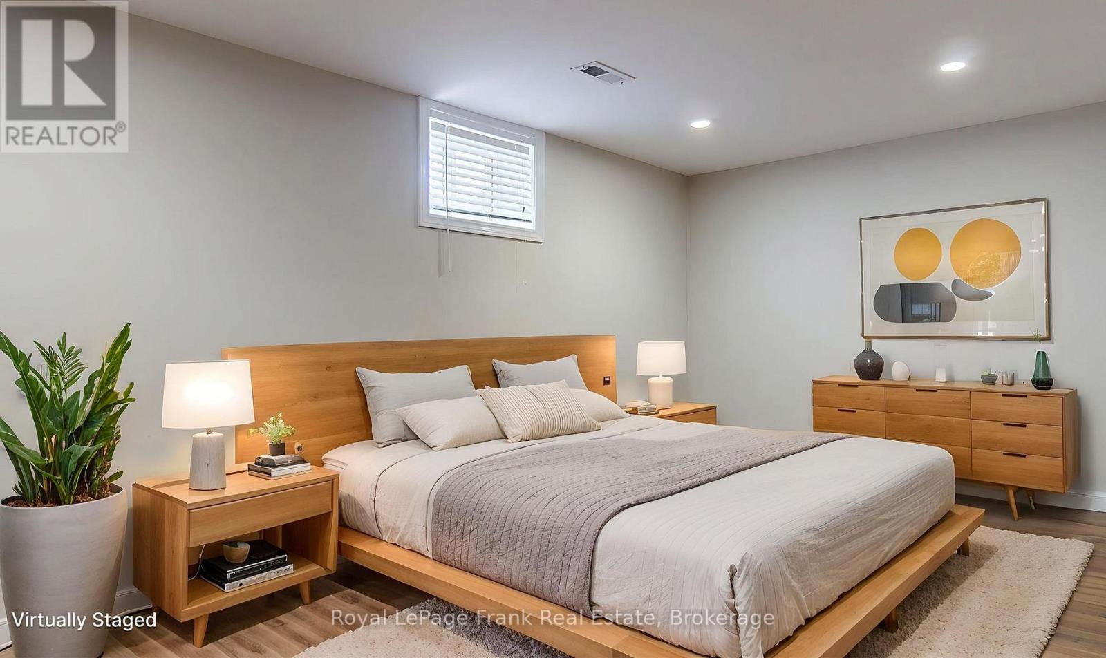 121 LABRADOR DRIVE - 37