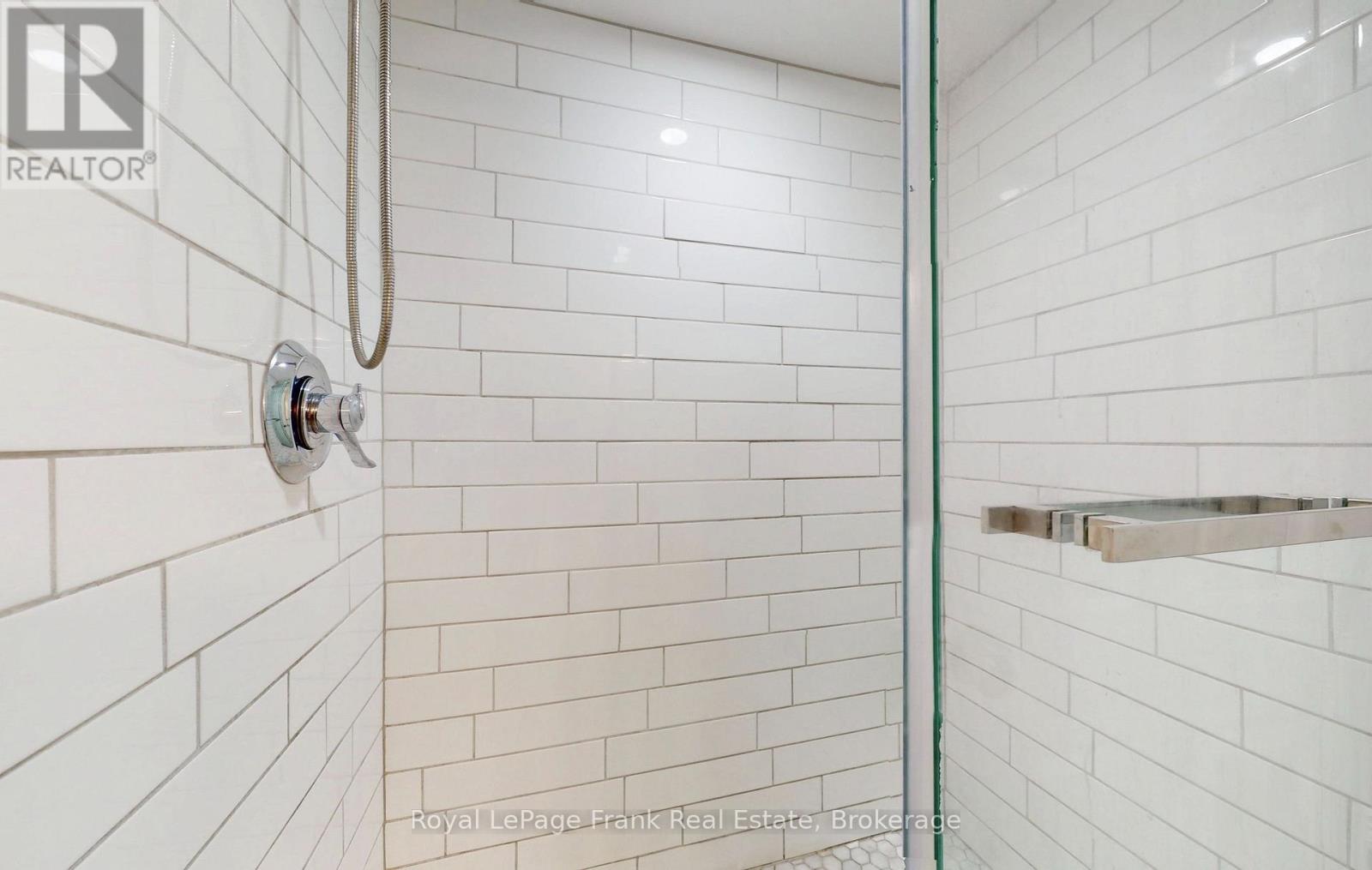 121 LABRADOR DRIVE - Image 38