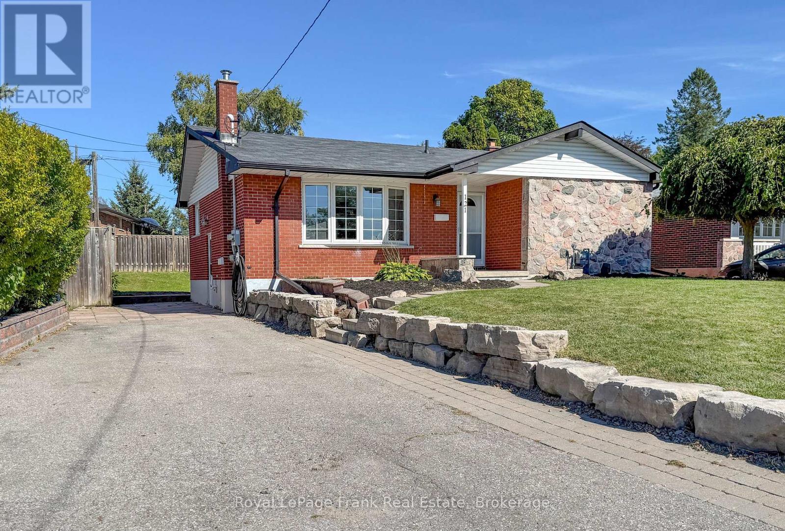 121 LABRADOR DRIVE - Image 4