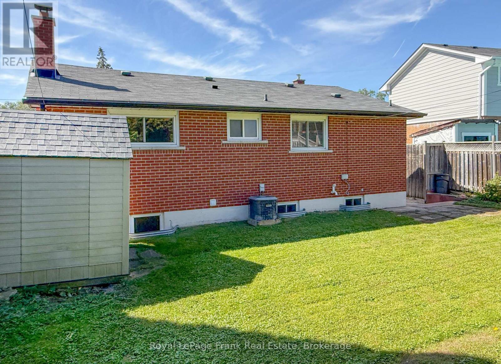 121 LABRADOR DRIVE - 41