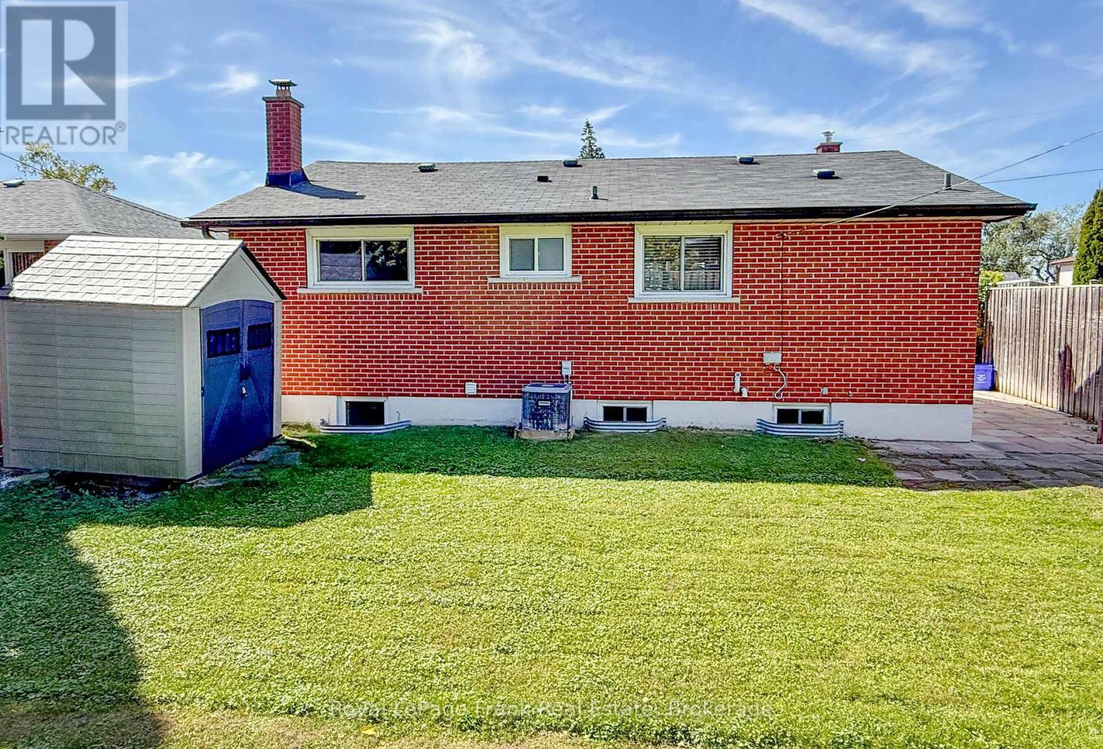121 LABRADOR DRIVE - 42
