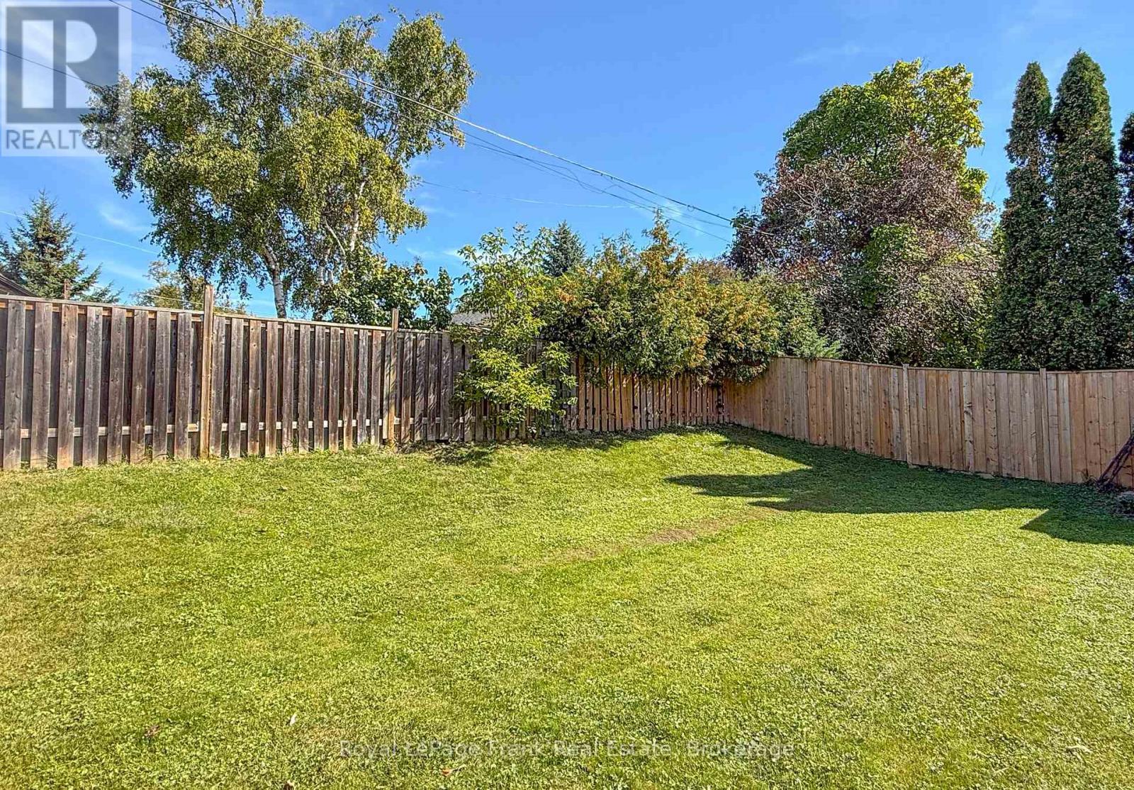 121 LABRADOR DRIVE - 43