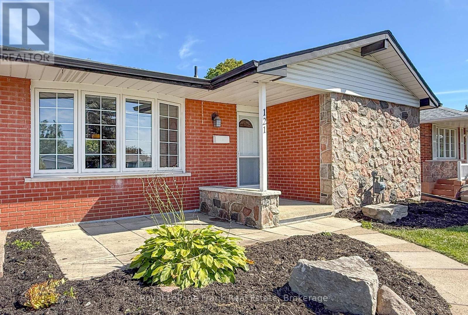 121 LABRADOR DRIVE - 6
