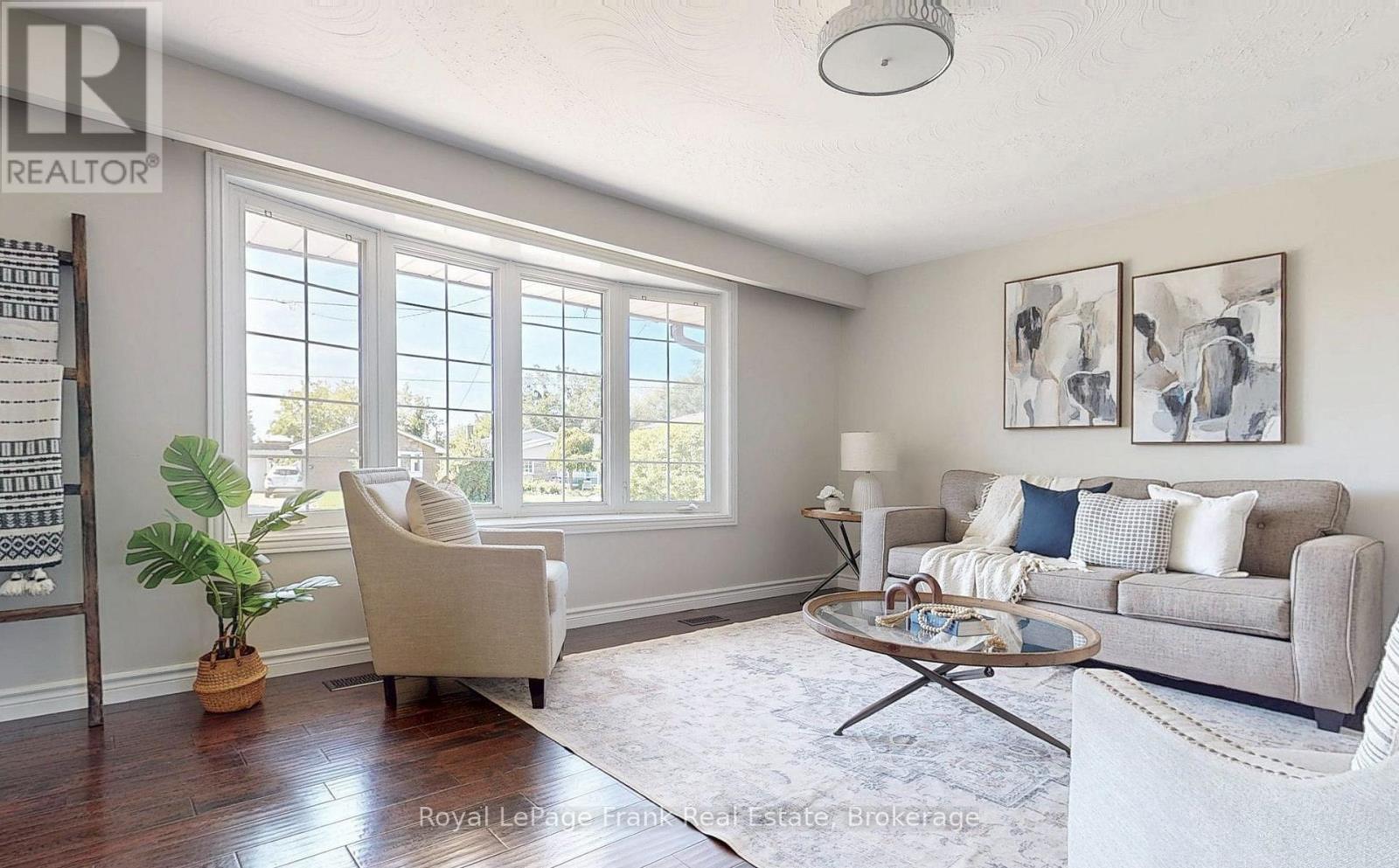 121 LABRADOR DRIVE - 8