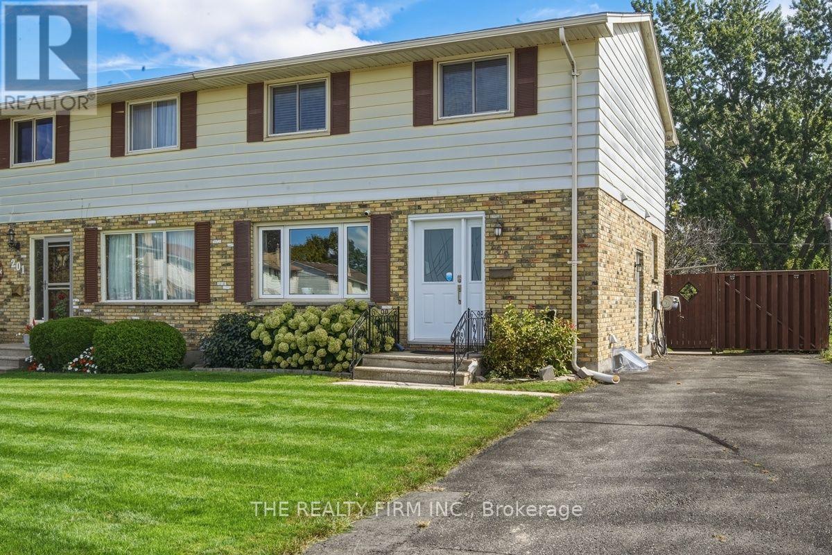 199 Highview Drive, St. Thomas, Ontario, N5R5H6, St. Thomas, Ontario — photo 3 of 5