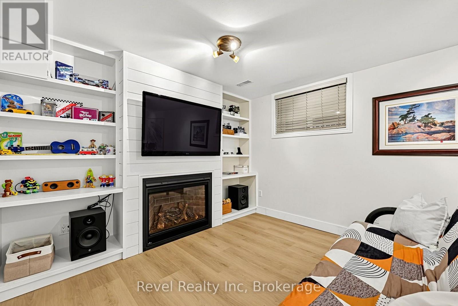 18 RUE VANIER ROAD - 15