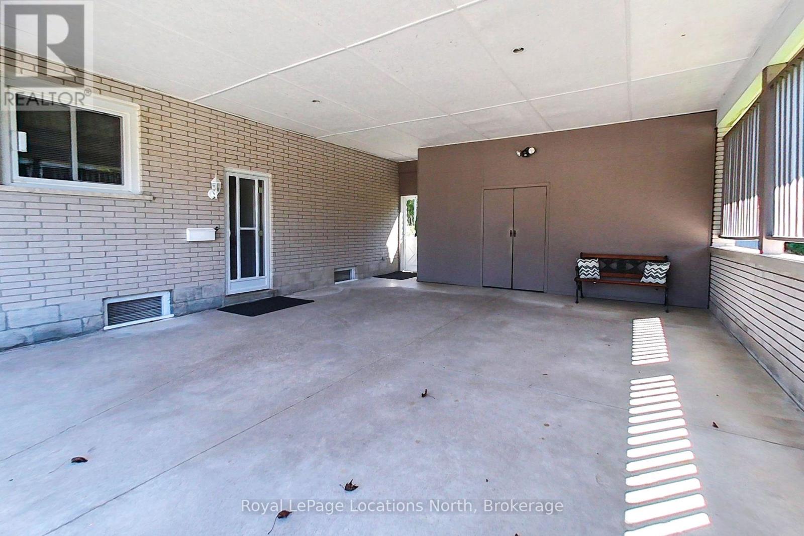 31 BURTON STREET - 32