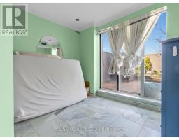 902 - 18 Beverley Street, Toronto, ON M5T3L2 Photo 18