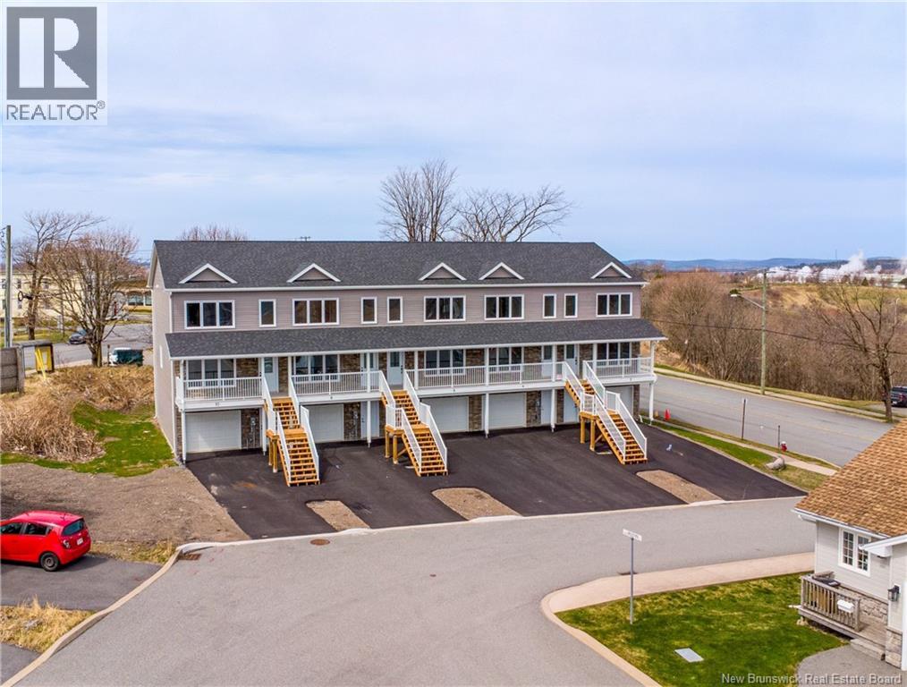 6 Rockingstone Drive