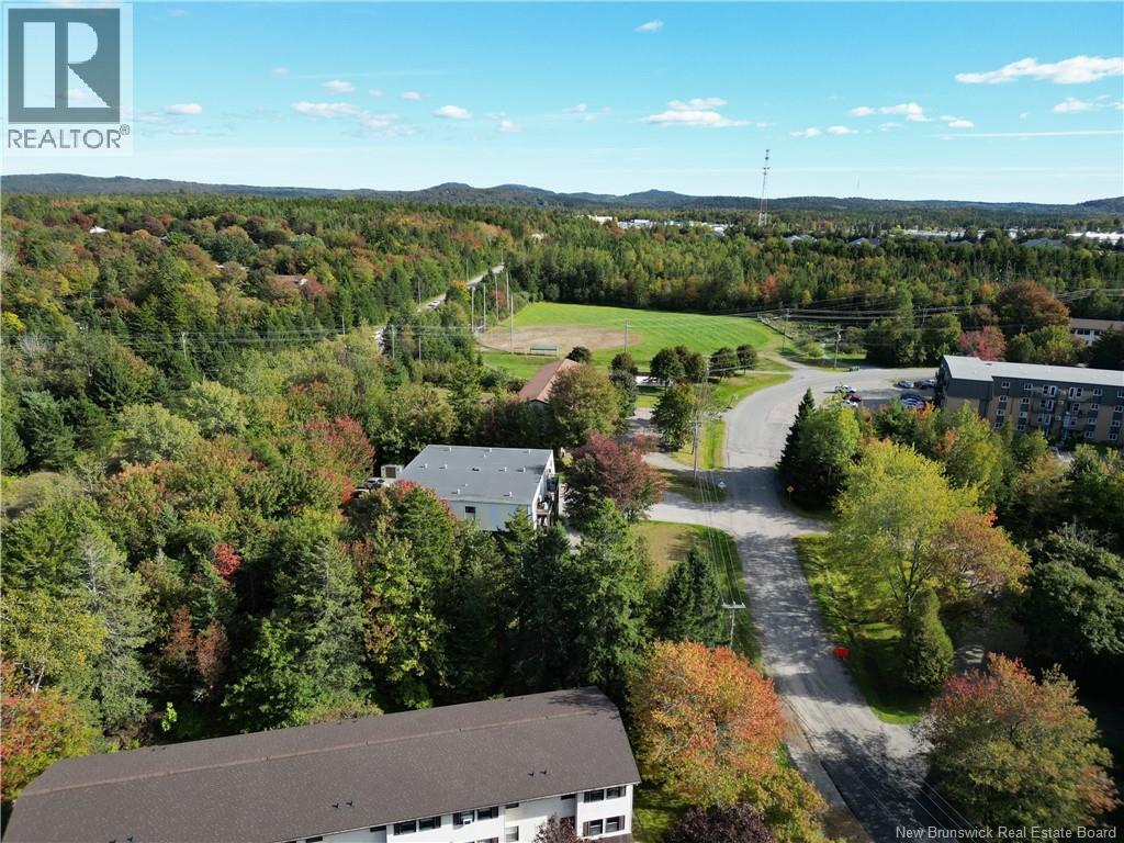 41 Hillsview Crescent - Image 24