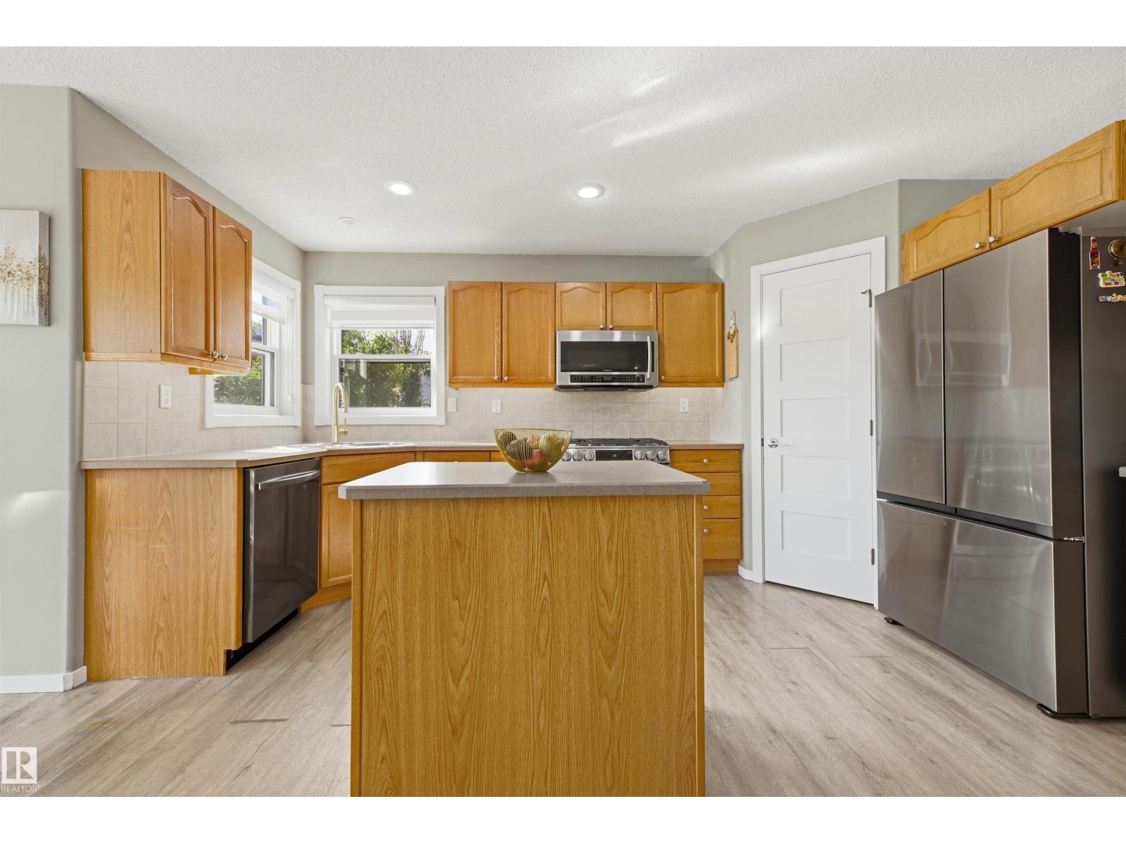 8903 176 AV NW - Image 12