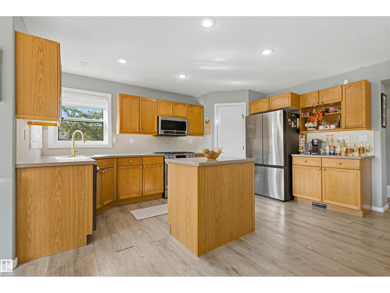 8903 176 AV NW - Image 13