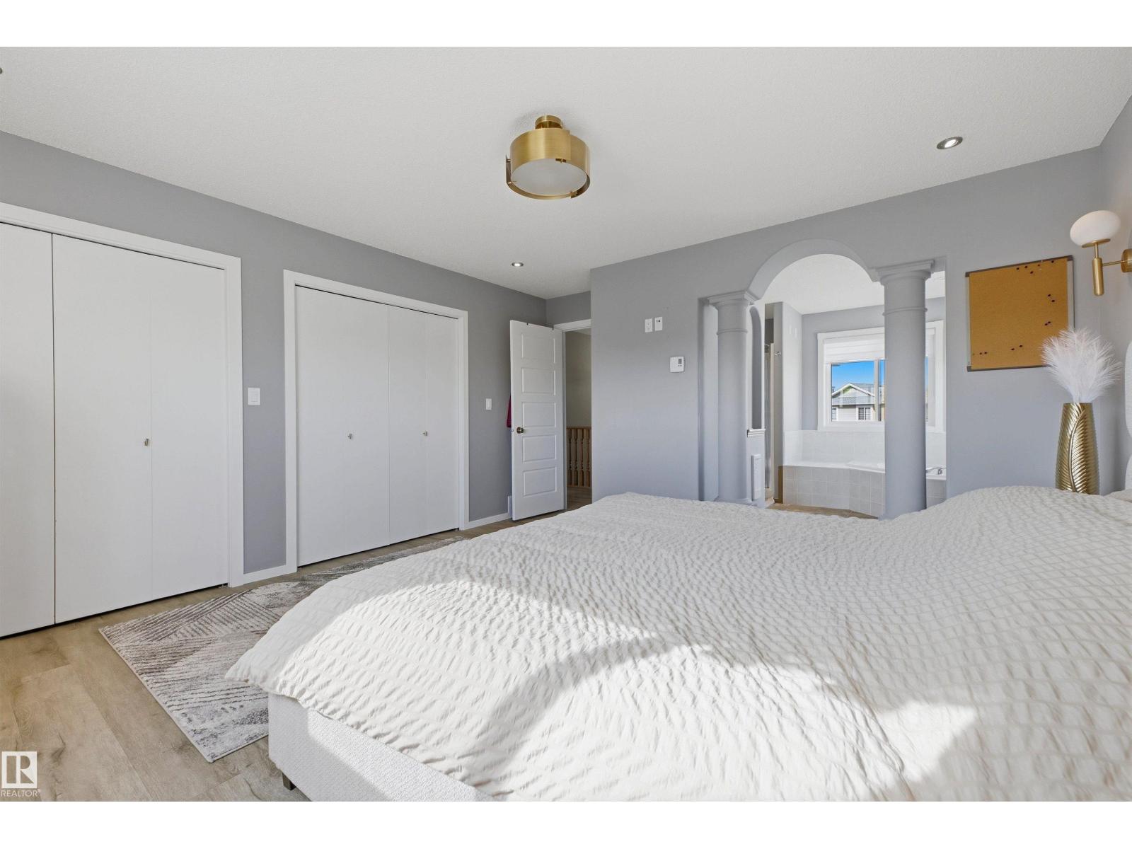 8903 176 AV NW - 24