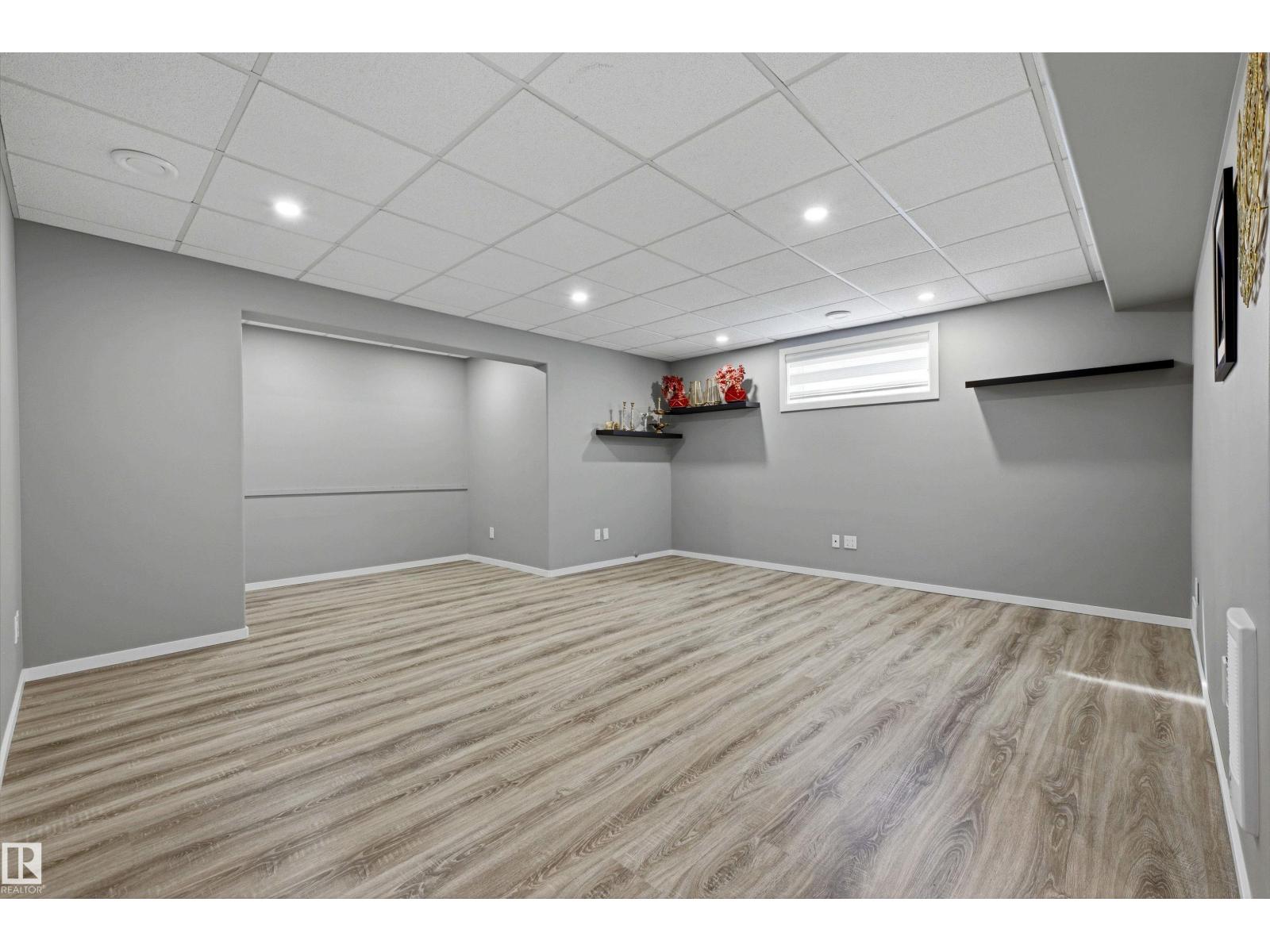 8903 176 AV NW - Image 31