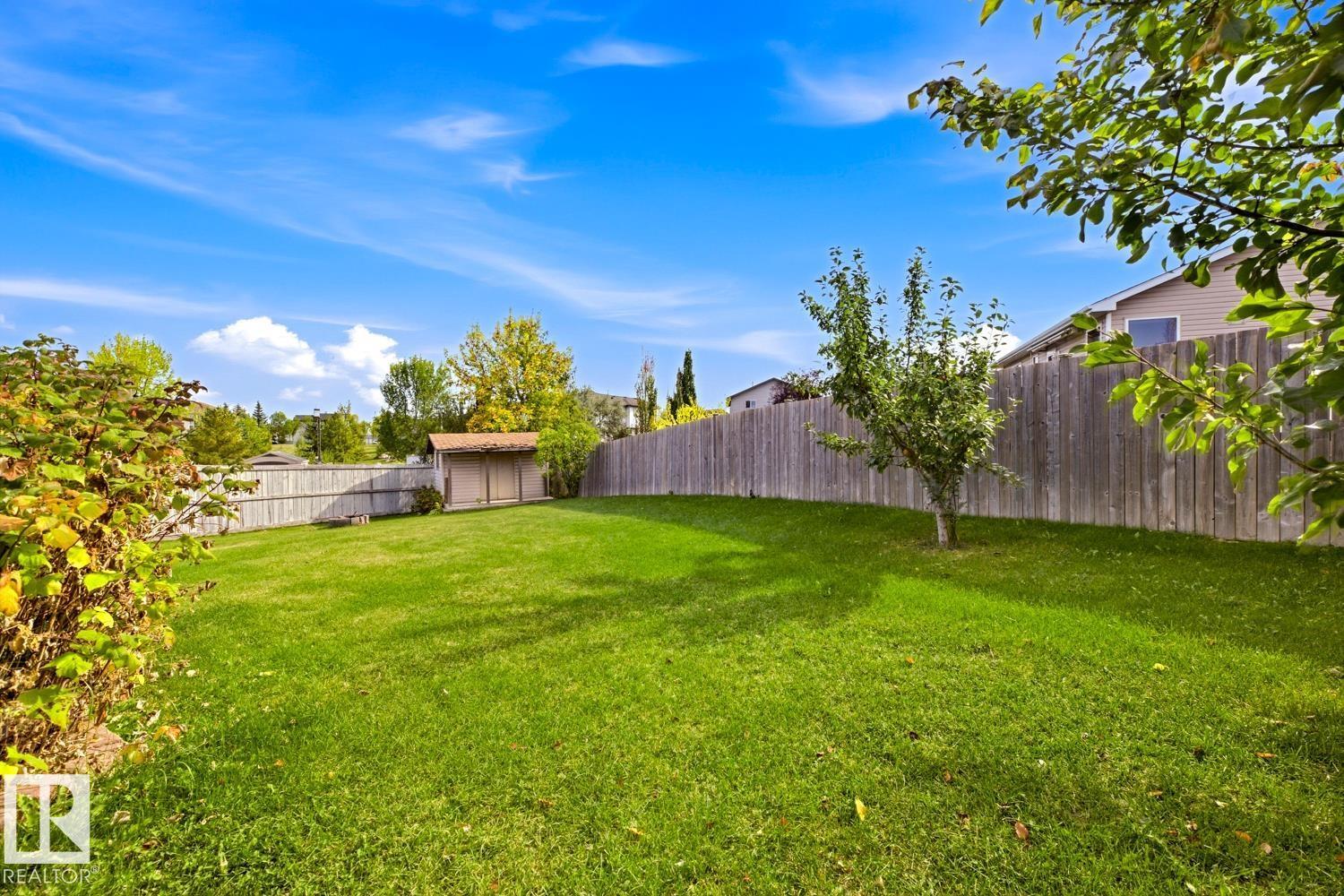 8903 176 AV NW - 38