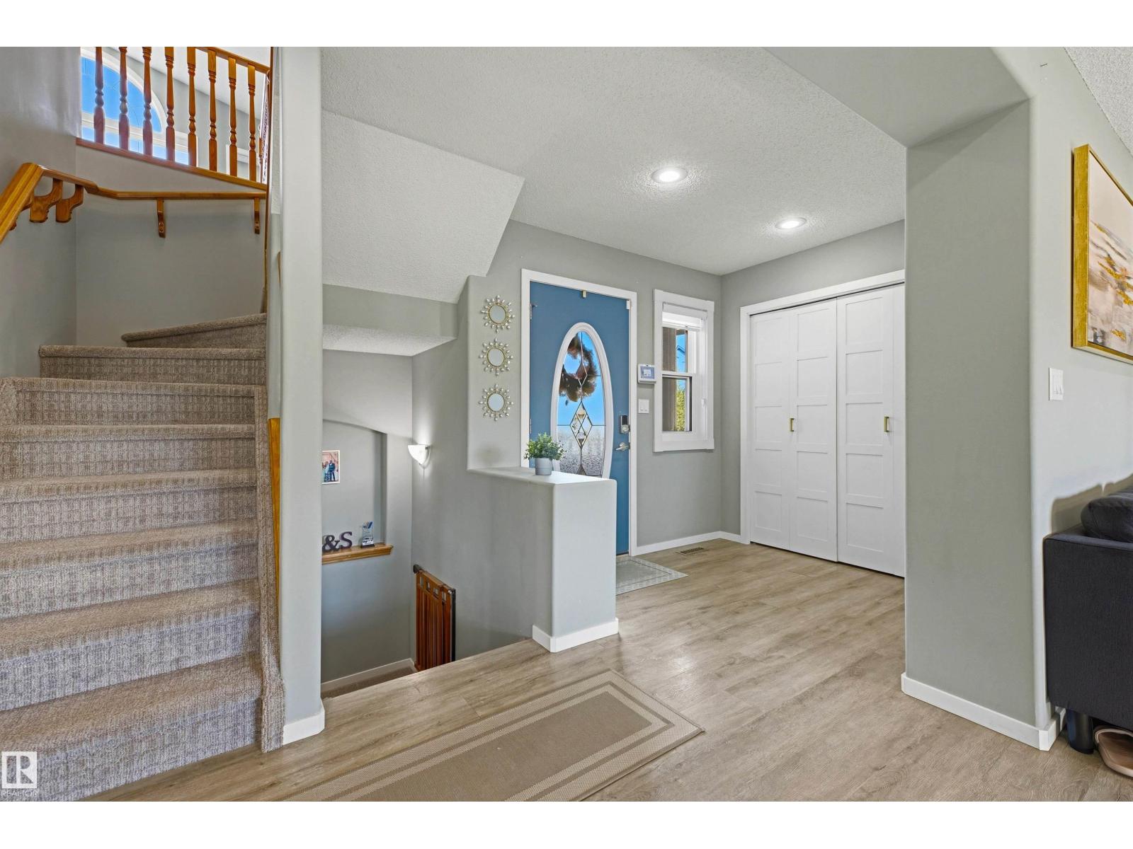 8903 176 AV NW - 5
