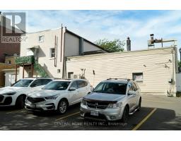 10123 Yonge Street, Richmond Hill, ON L4C1T7 Photo 12