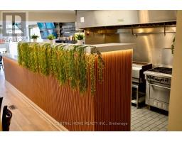 10123 Yonge Street, Richmond Hill, ON L4C1T7 Photo 6