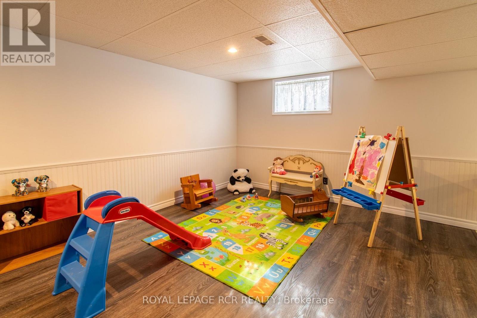 18 OAK STREET - 22