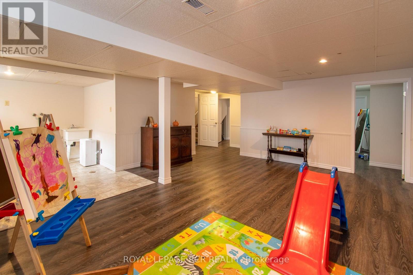 18 OAK STREET - 23