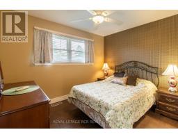 Sitting room - 18 Oak Street, Barrie, ON L4M3V2 Photo 11