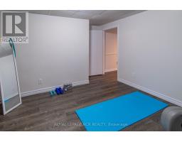 18 Oak Street, Barrie, ON L4M3V2 Photo 25