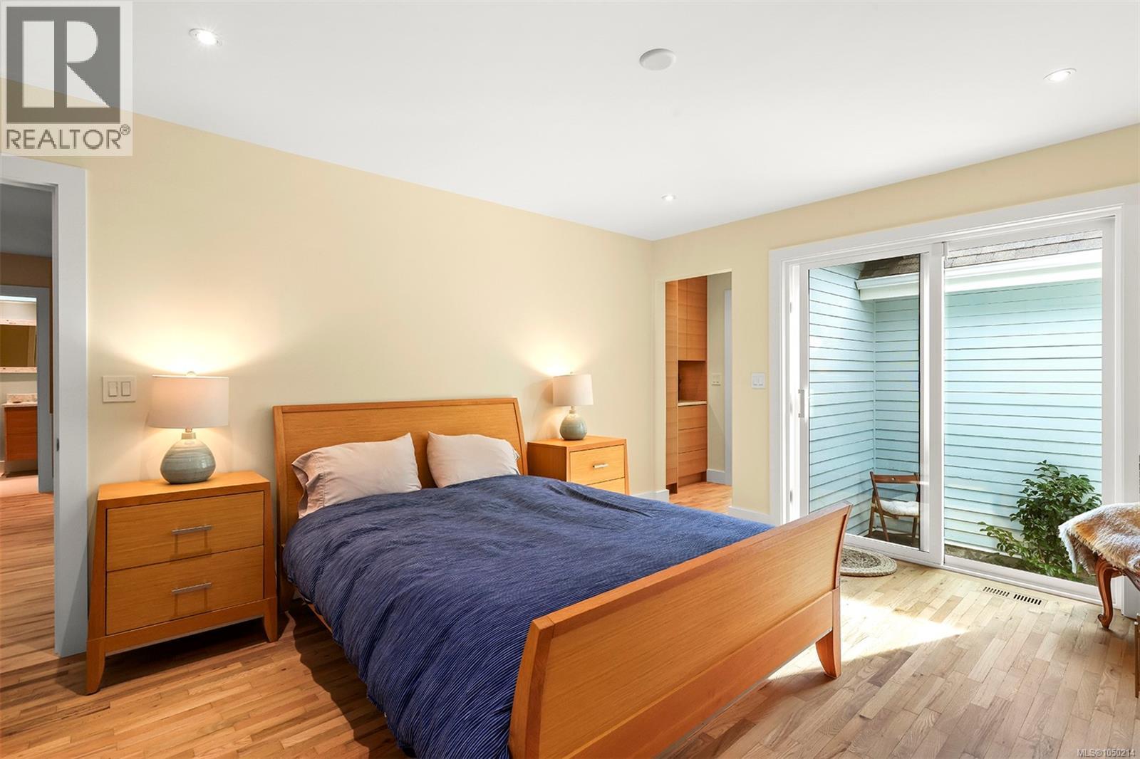 164 Crescent Rd E, Qualicum Beach