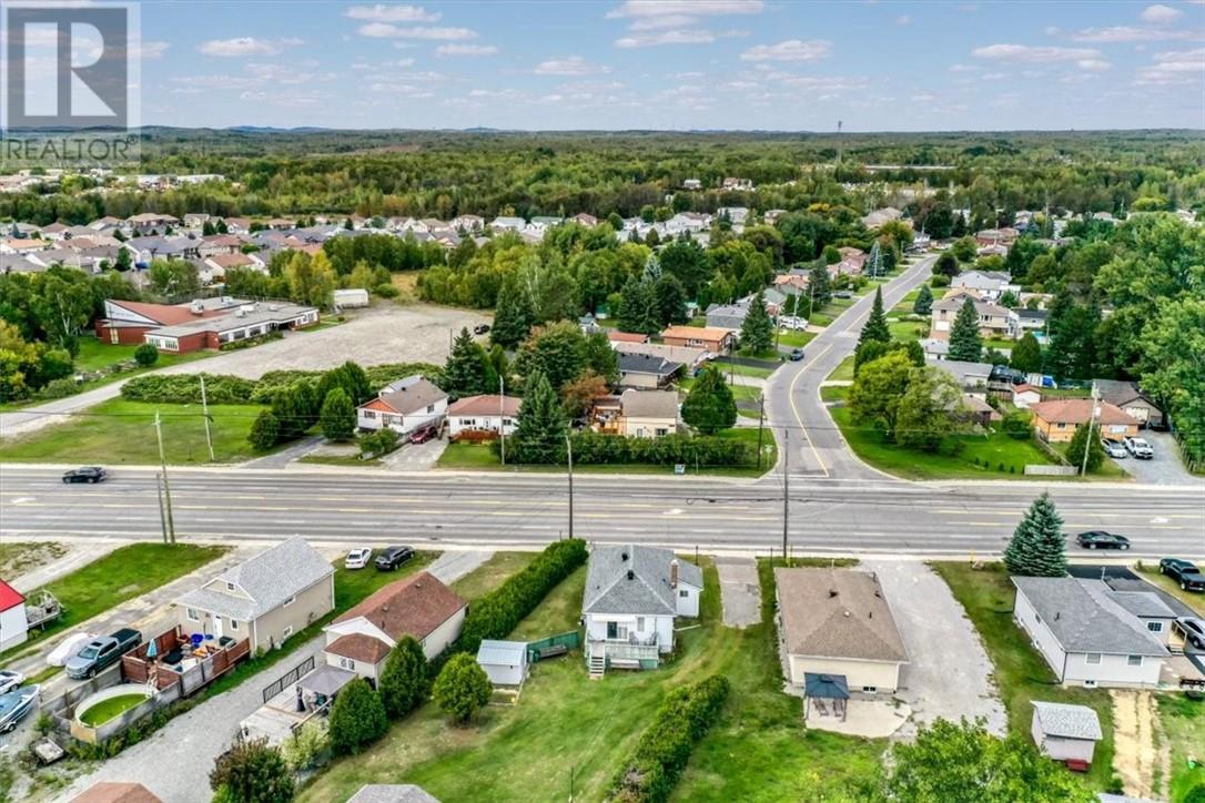 2650 Falconbridge Highway - 28