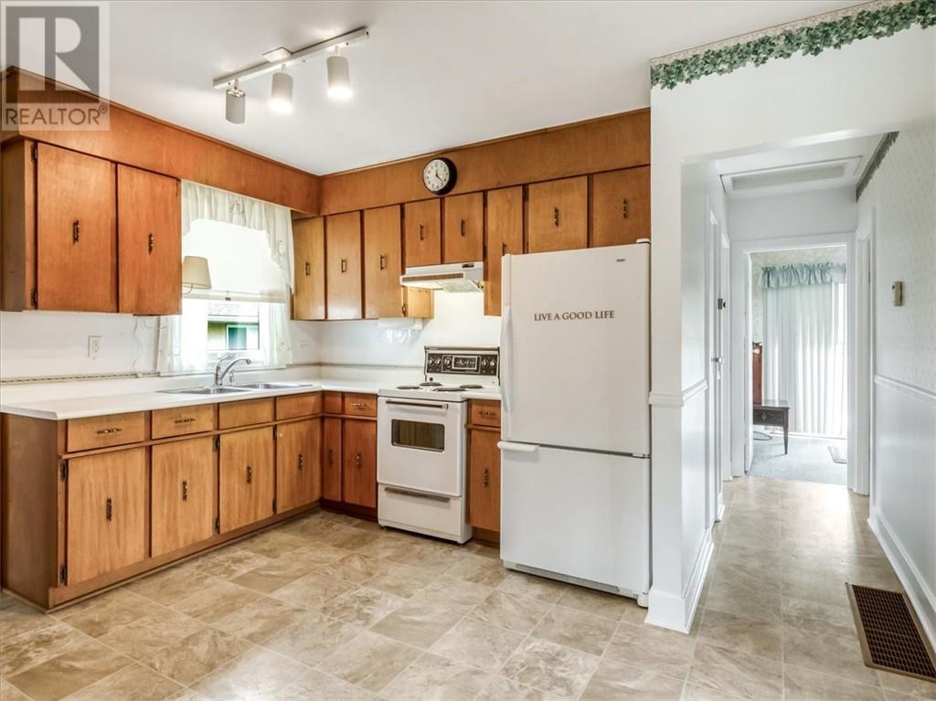 2650 Falconbridge Highway - 4