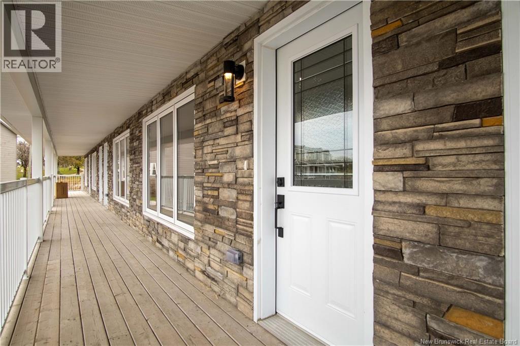 4 Rockingstone Drive, Saint John, New Brunswick, E2M0B5, Saint John, New Brunswick — photo 3 of 5
